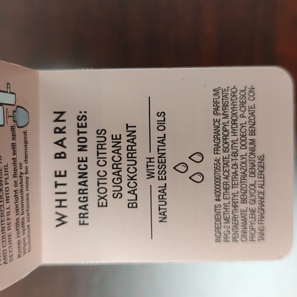 Bath & Body Works TROPICAL DRINK Nightlight Plug & 6 Wallflower Refills - Picture 3 of 5